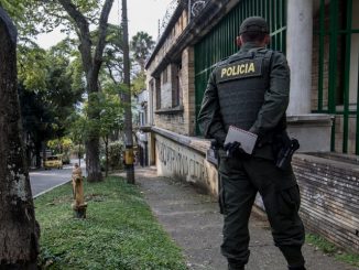 Dos hombres fueron apuñalados en el centro.