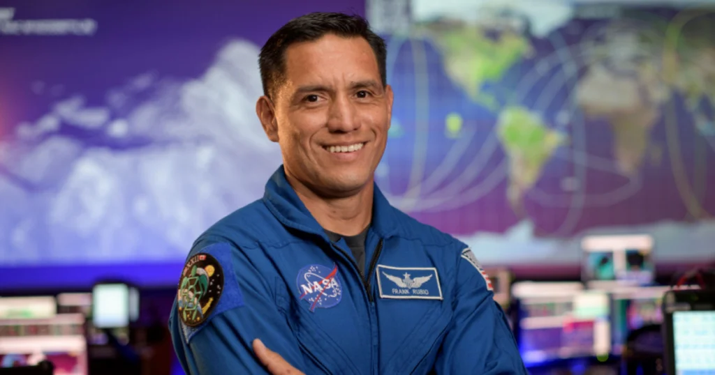 El astronauta de 47 años es el doceavo latino en llegar al espacio. /FOTO: EFE. 