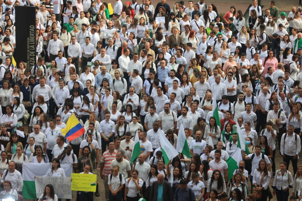 Plantón Medellín Bajo Cauca