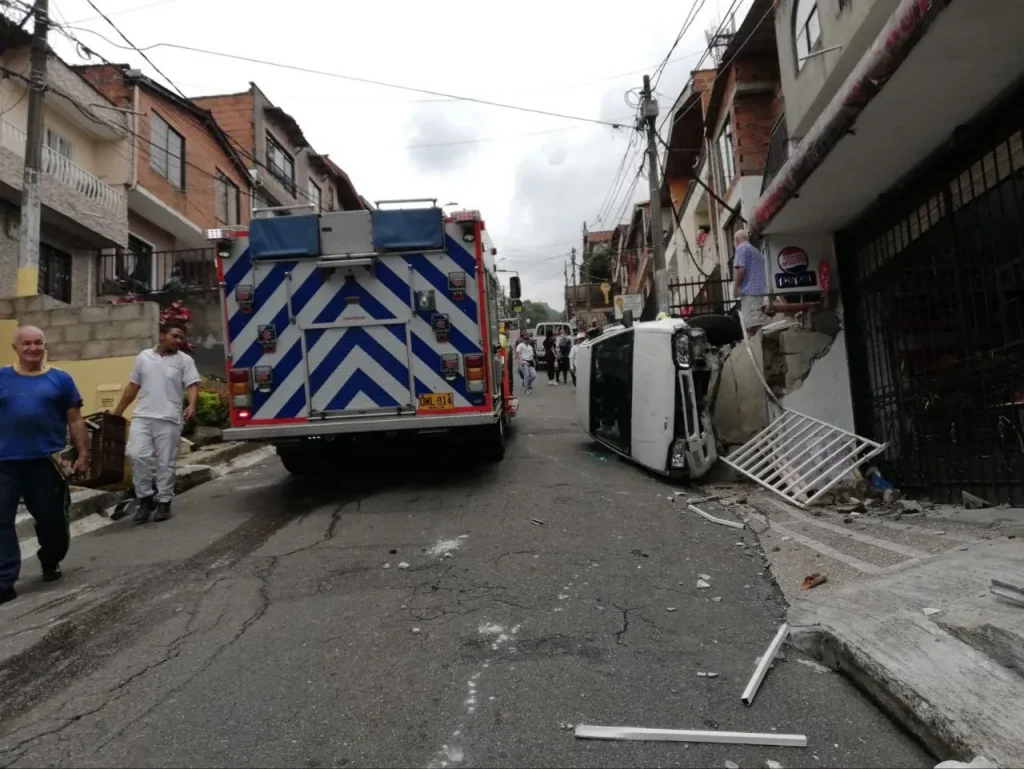 Carro-se-quedo-sin-frenos-en-Tejelo-2