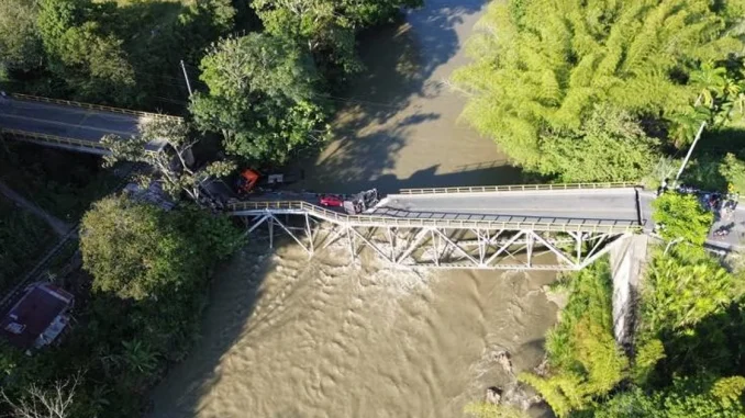 El colapso del puente ocurrió a las 4:20 de la tarde del pasado miércoles 12 de abril.