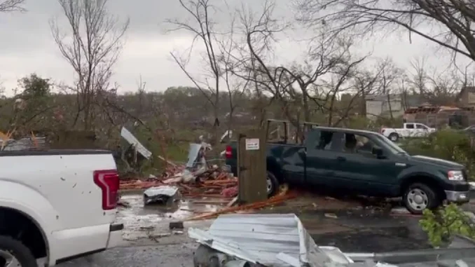 Una serie de tornados azota el sur de Estados Unidos y llegará a más ciudades la próxima semana.