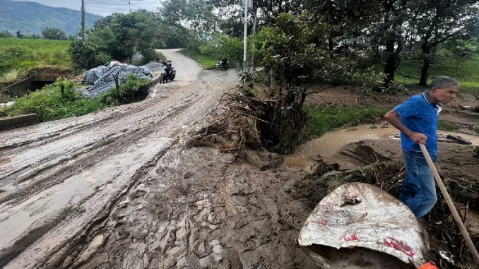 Inundaciones y derrumbes en Girardota.