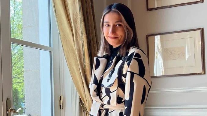 Laura Sarabia es acusada de intimidar a una de sus empleadas por un caso de robo en su casa.