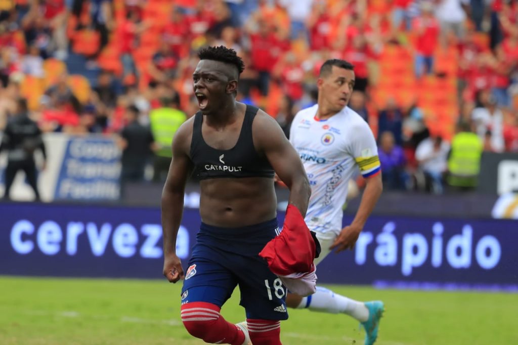 Así celebro Edwuin Cetré 
