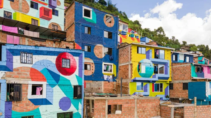 mural artístico, Medellín, arte, Manrique, pintura, casas, fotos, Q’Hubo Medellín