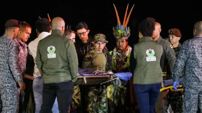 Llegada de los niños indígena a la base de CATAM