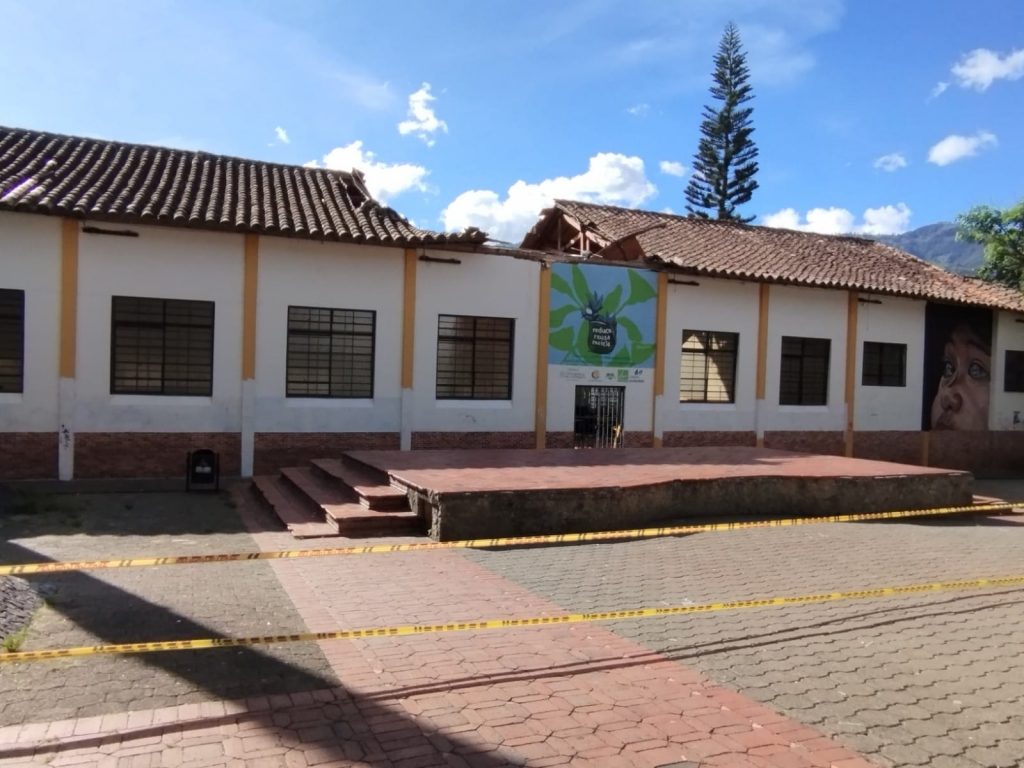 Caída de techo de Biblioteca en Barbosa