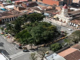 Mujer falleció atropellada por bus dentro de parqueadero en Caldas