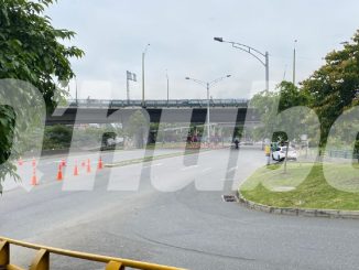 Se desplomó por el puente de la Madre Laura; tenía herida de bala