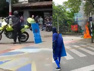 Encapuchados quemaron una moto de la Policía junto a la U. de A.