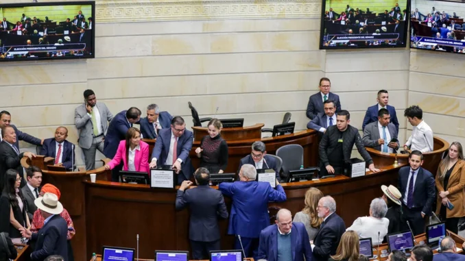 Los congresistas recibirán un aumento de salario de más del 14%, además del retroactivo que aplica desde enero.