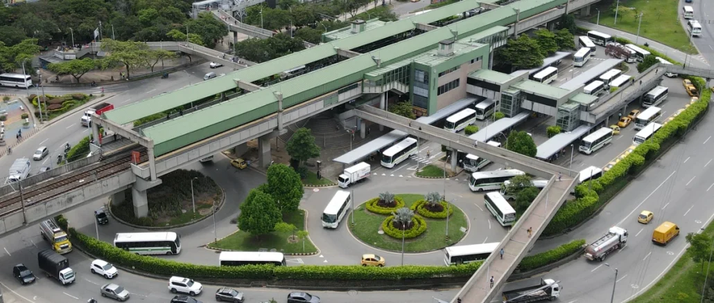 Paradero, busses, usuarios, área metropolitana, metro, Niquía, estación Niquía, taxista, transporte público, obras de pavimentación, Barbosa, Copacabana, San Félix, El Tambo, rutas integradas, movilidad hoy, Q’hubo de hoy, Q’Hubo Medellín, noticias hoy
