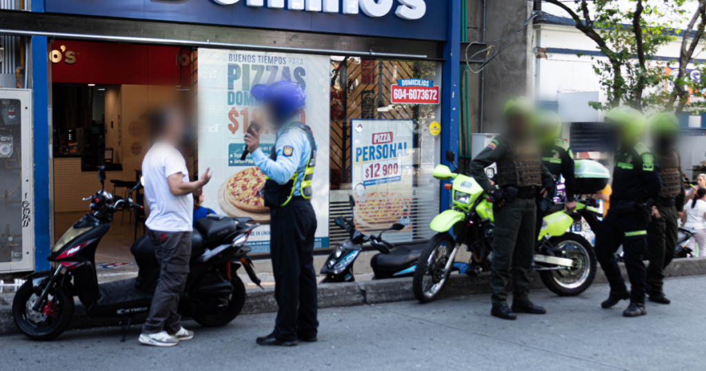 En los operativos en Manrique se impusieron 160 comparendos.