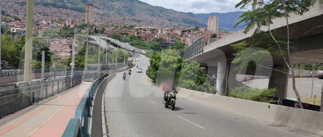 Richard Cuesta fue atacado mientras se desplzaba en moto por el puente de la Madre Laura.
