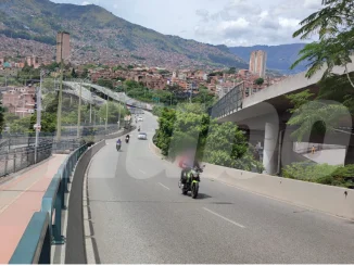 Richard Cuesta fue atacado mientras se desplzaba en moto por el puente de la Madre Laura.