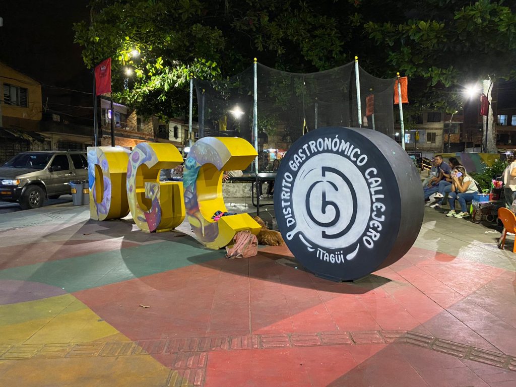 Distrito Gastronómico Callejero de Itagüí.

