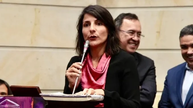 La ministra Irene Vélez presentó su carta de renuncia en la mañana del miércoles 19 de julio.