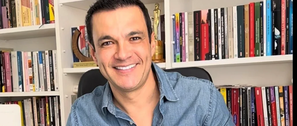 Juan Diego Alvira regresó a la televisión con nuevo canal y nuevo programa.