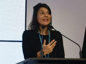 La-ministra-Irene-Velez