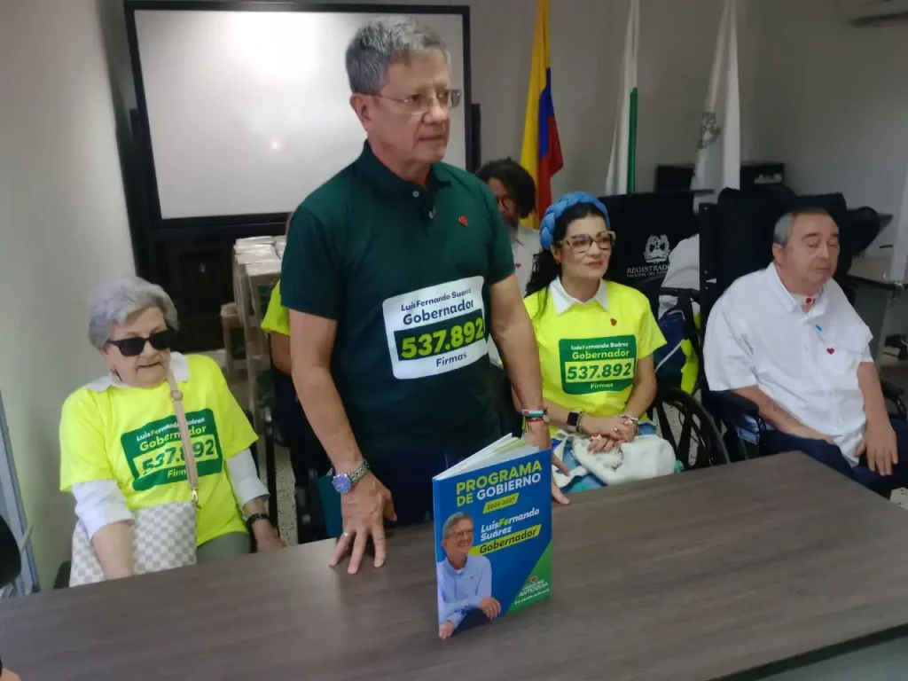 El candidato a la gobernación, Luis Fernando Suárez, validó su movimiento 'Unidos por Antioquia'. 