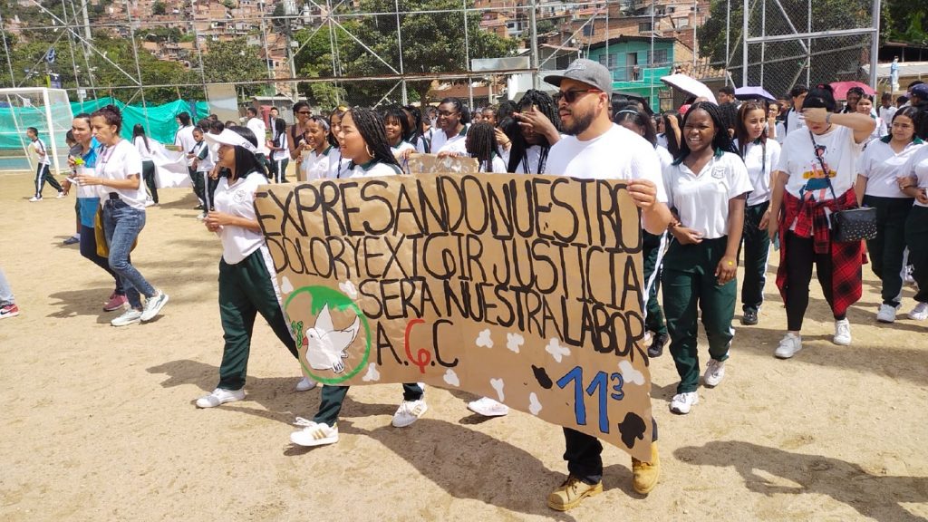 Con la marcha, la comunidad de El Salado pidió que se capture al responsable de la muerte de Alexis Gómez. 