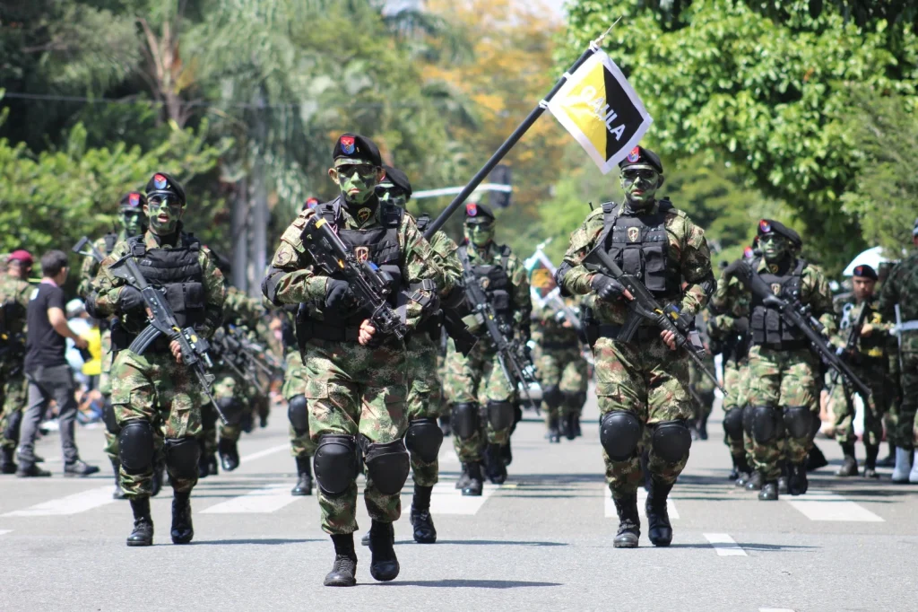En el desfile del 20 de julio harán presencia distintos grupos de la Policía y el Ejército.