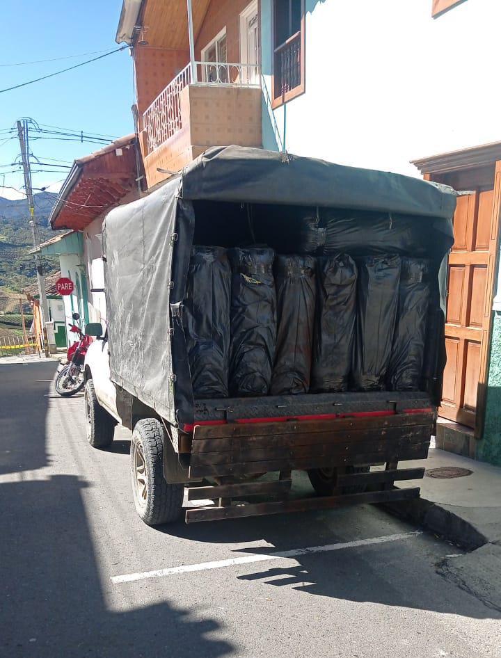 Así estaban empacados los más de 900 kilos de marihuana hallados en Sonsón. 
