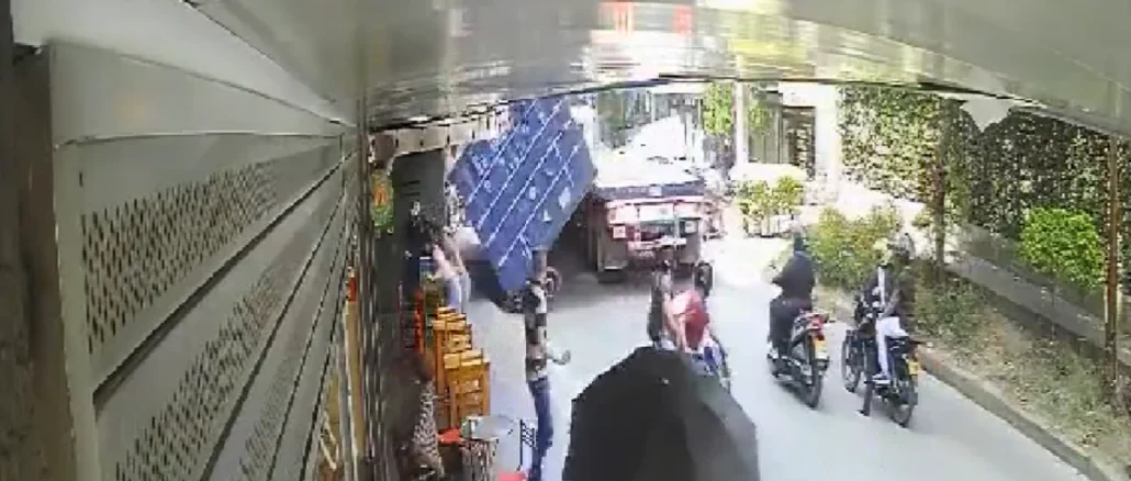 En el accidente por el contenedor en Sabaneta no se presentaron personas heridas.