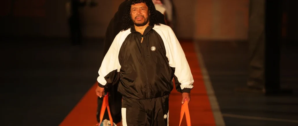 René Higuita fue el invitado especial en el desfile de una marca de ropa paisa.