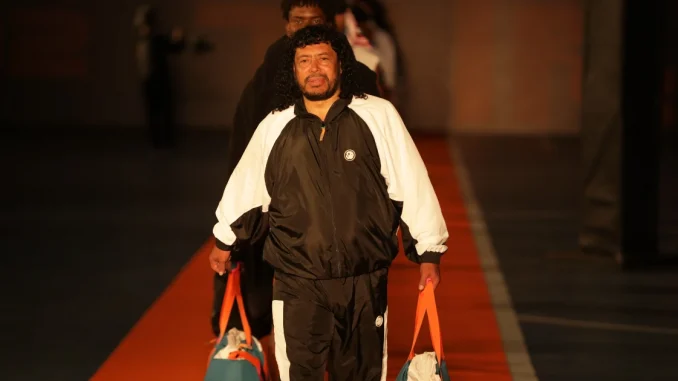René Higuita fue el invitado especial en el desfile de una marca de ropa paisa.