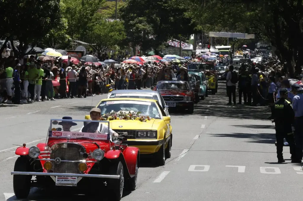 El Desfile de Autos Clásicos y Antiguos de la Feria de la Flores homenajeó los vehículos de trabajo.