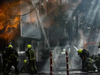 Aún se desconocen las razones del incendio en la fábrica de thinner del barrio Caribe.