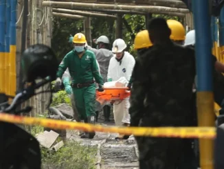 Los mineros fueron rescatados después de que los organismos del socorro bombearán el agua de la mina en la que se encontraban atrapados en Amagá.