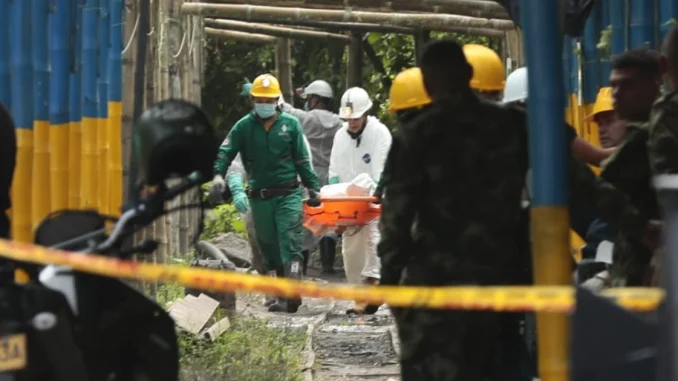 Los mineros fueron rescatados después de que los organismos del socorro bombearán el agua de la mina en la que se encontraban atrapados en Amagá.