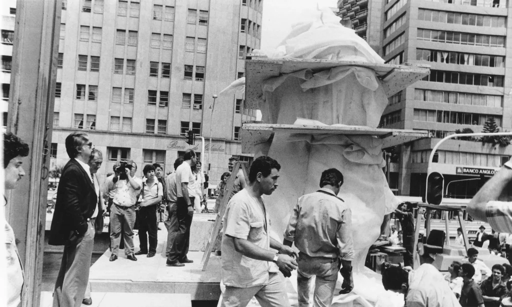 Instalacion-de-la-Gorda-en-el-parque-Berrio