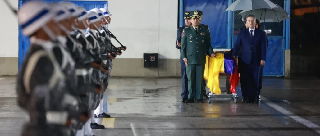 Así fue la llegada del cuerpo de Botero al Aeropuerto de Rionegro este lunes 25 de septiembre.