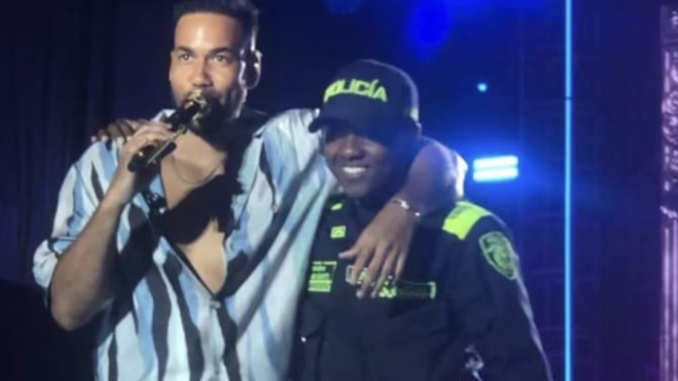 Policía en concierto de Romeo Santos
