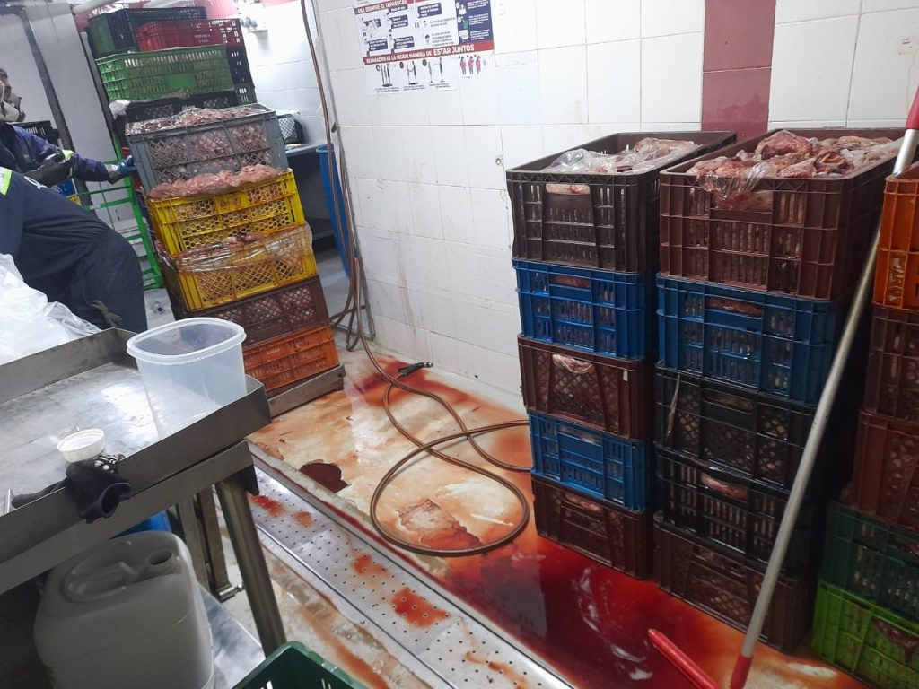 La carnicería fue suspendida temporalmente mientras se adelantan las investigaciones. 