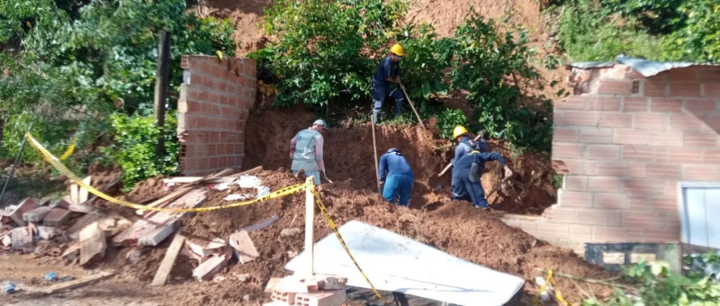 El derrumbe en Porce sepultó a los tres ocupantes de la vivienda, incluido un menor de edad