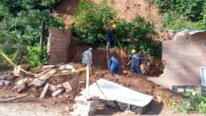 El derrumbe en Porce sepultó a los tres ocupantes de la vivienda, incluido un menor de edad