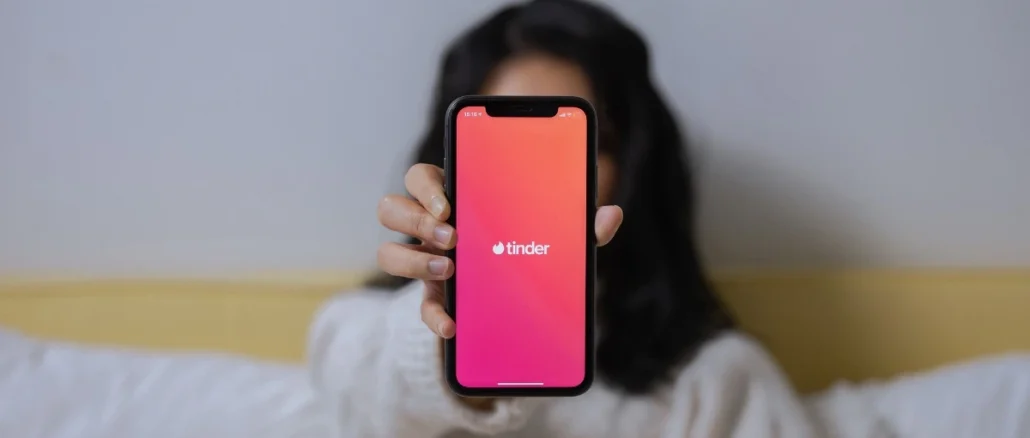 Los estafadores de Tinder analizan a las personas y buscan un perfil muy específico, para poder engañarlos y sacarles dinero.