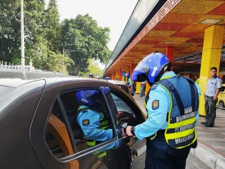Las multas por utilizar los vehículos en el transporte informal, pueden acarrear la suspensión indefinida de la licencia