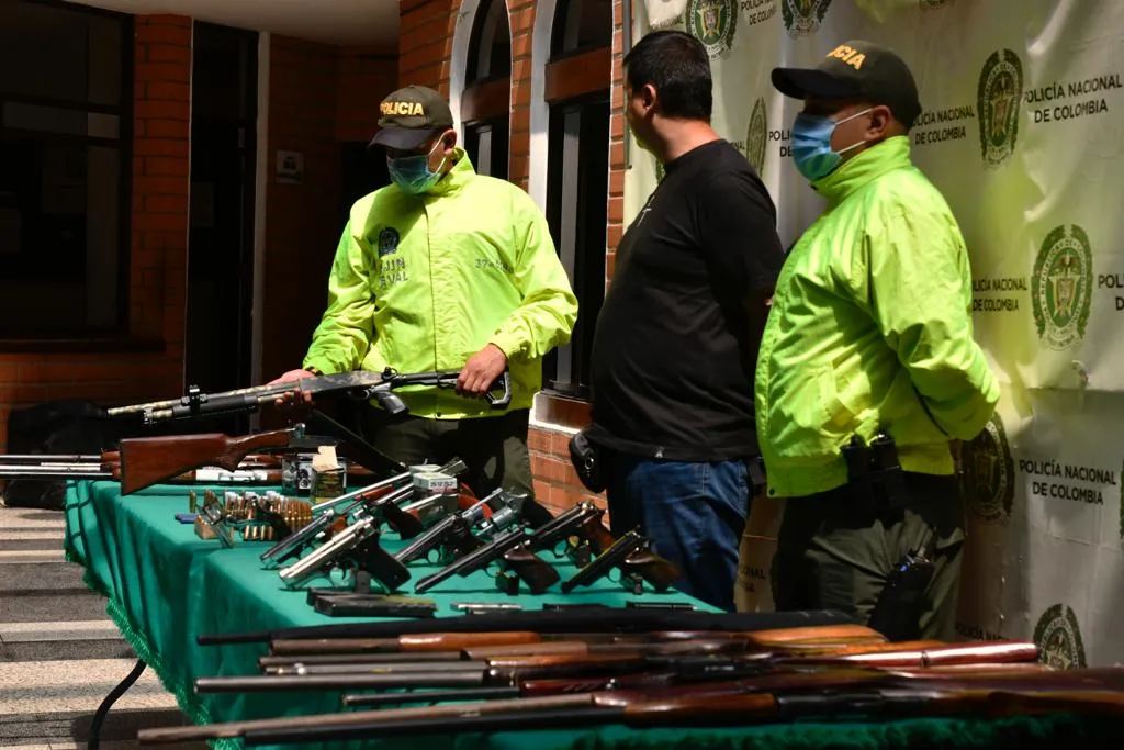 Armas-incautadas-en-El-Poblado-2
