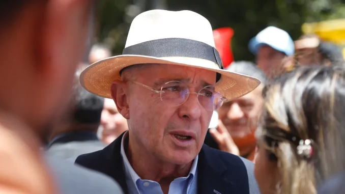 El-expresidente-Alvaro-Uribe-Velez